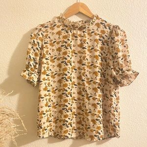 Dainty Floral Top With Cinched Sleeves